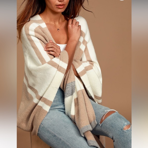 Lulu’s Multi-Striped Poncho - Picture 2 of 7